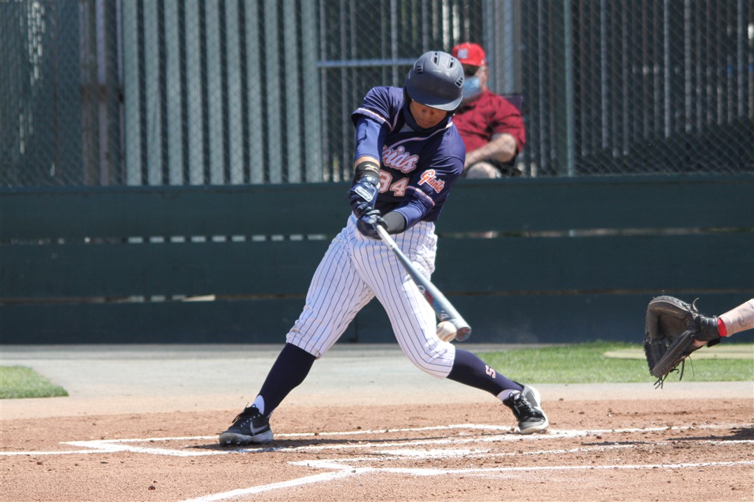 Giants split with Fresno City, remain atop CVC baseball race