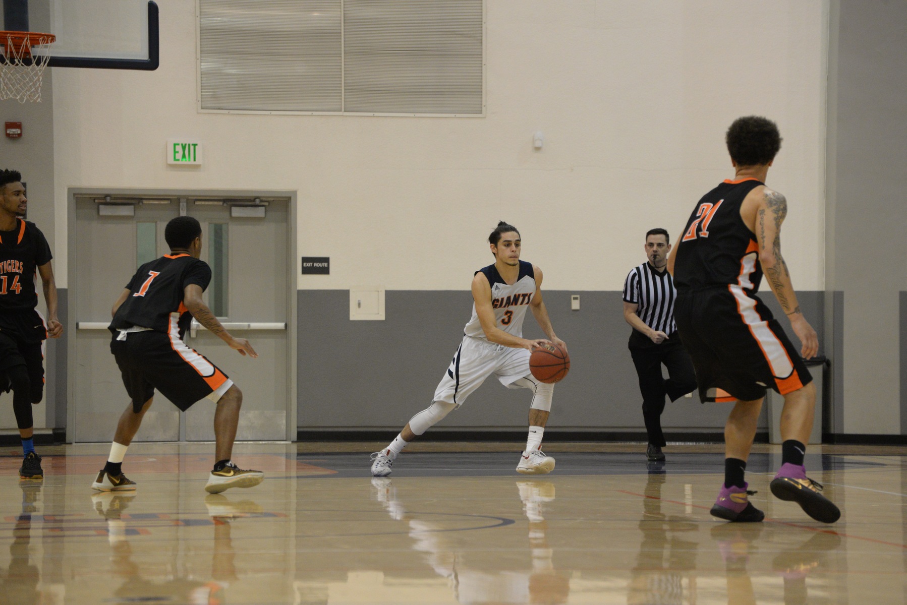 Giants bounce back and defeat Cerro Coso