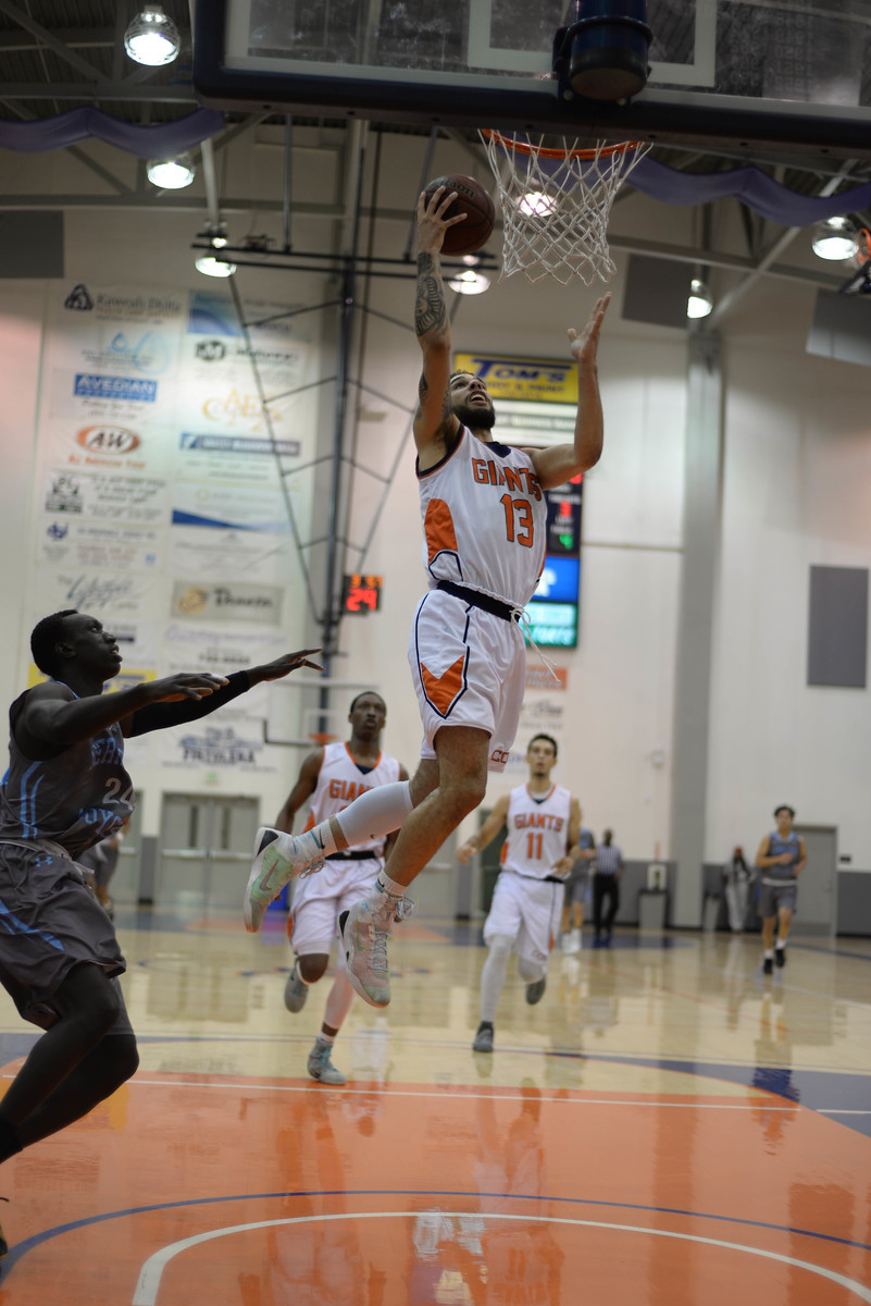 Giants win third straight conference game