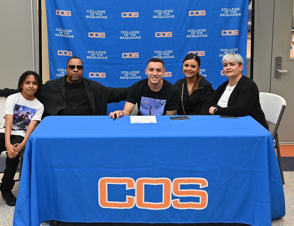 Holmes at his NLI signing.