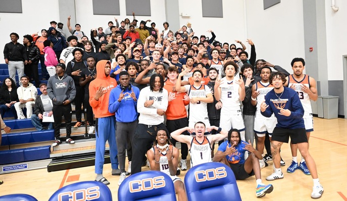 '17th Man' provides boost in Giants' pursuit of CVC men's basketball championship