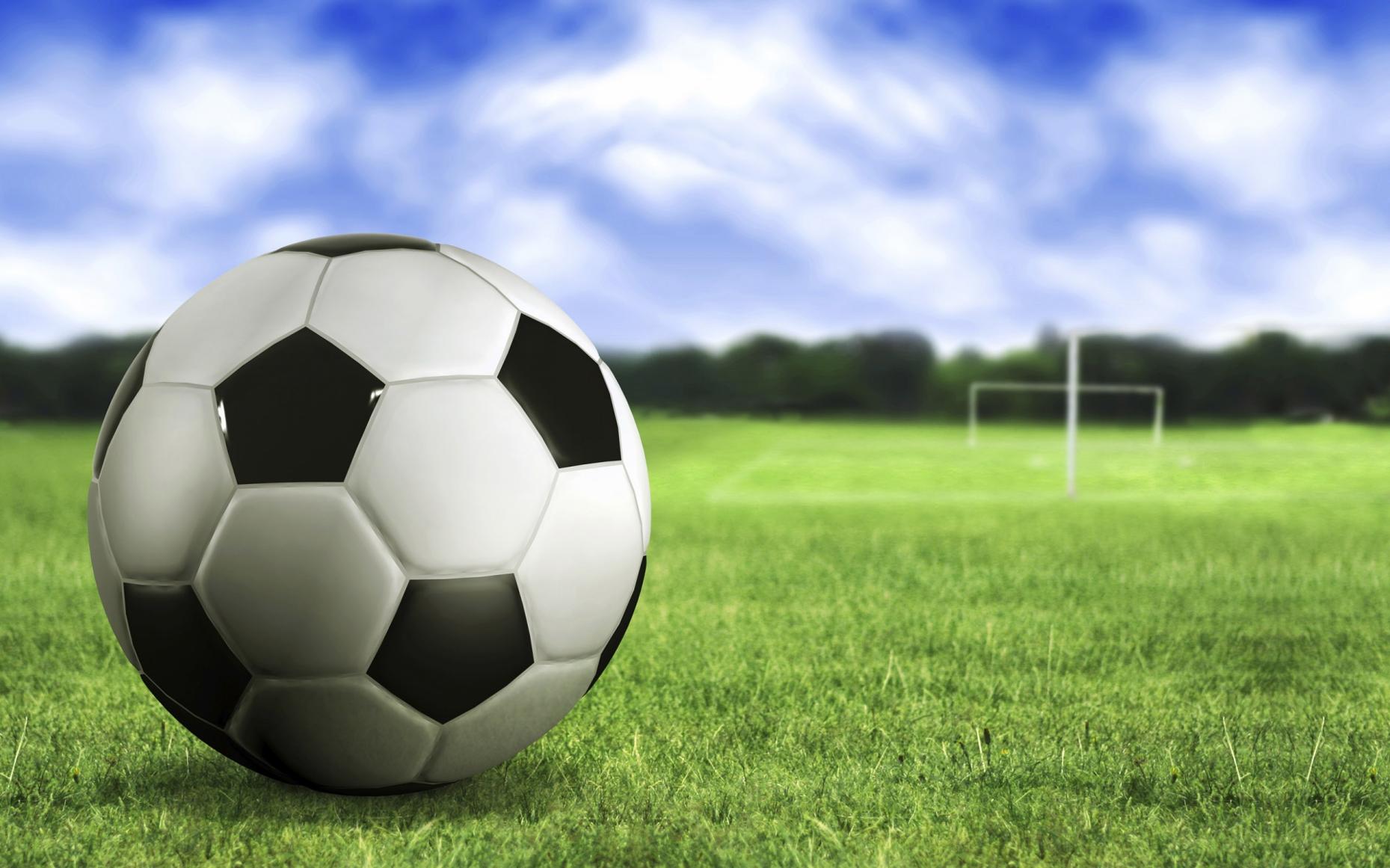 Men's Soccer fall on the road