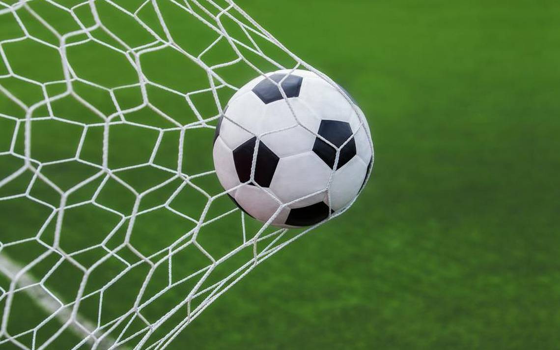 Men's Soccer upset No. 7 Taft