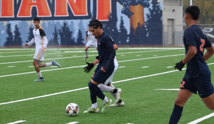 Giants men's soccer opens season seeking third consecutive playoff berth