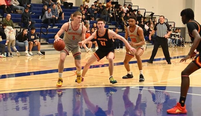 Giants positioned for first-place showdown at Fresno City on Feb. 5