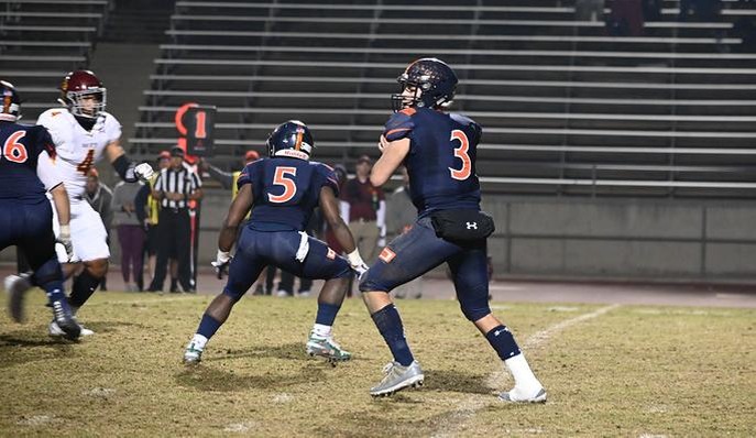 Giants' Villareal, Garcia sign scholarship offers