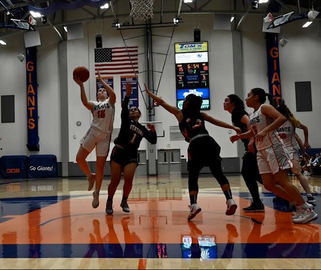 Giants close L.A. Valley Tournament with two wins