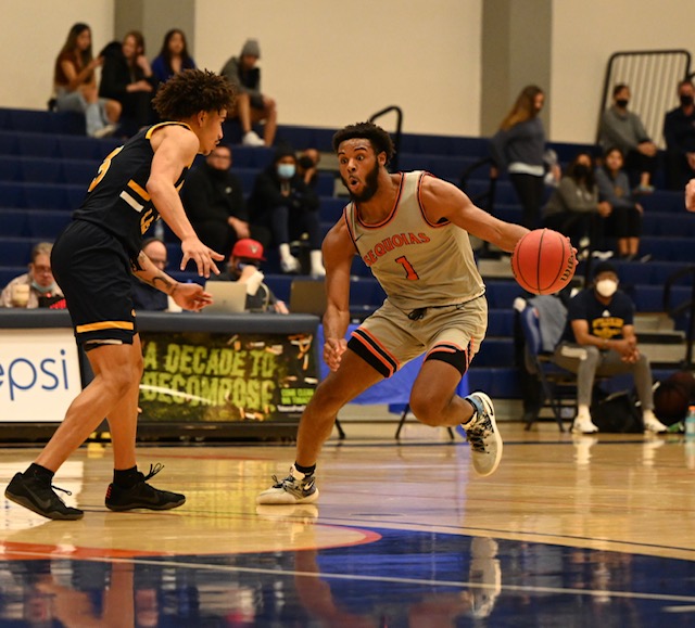 Giants maintain CVC men's basketball lead; host West Hills-Coalinga on Jan. 29