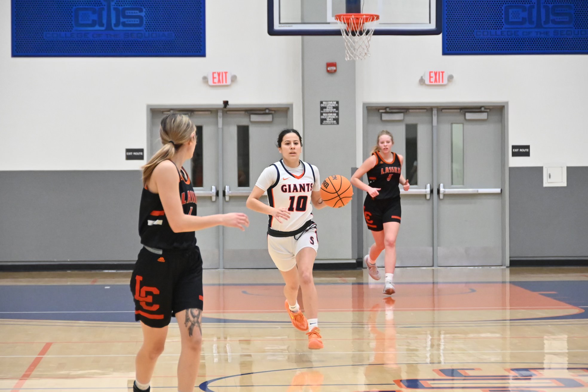 Giants storm Lassen ahead of CVC women's basketball opener