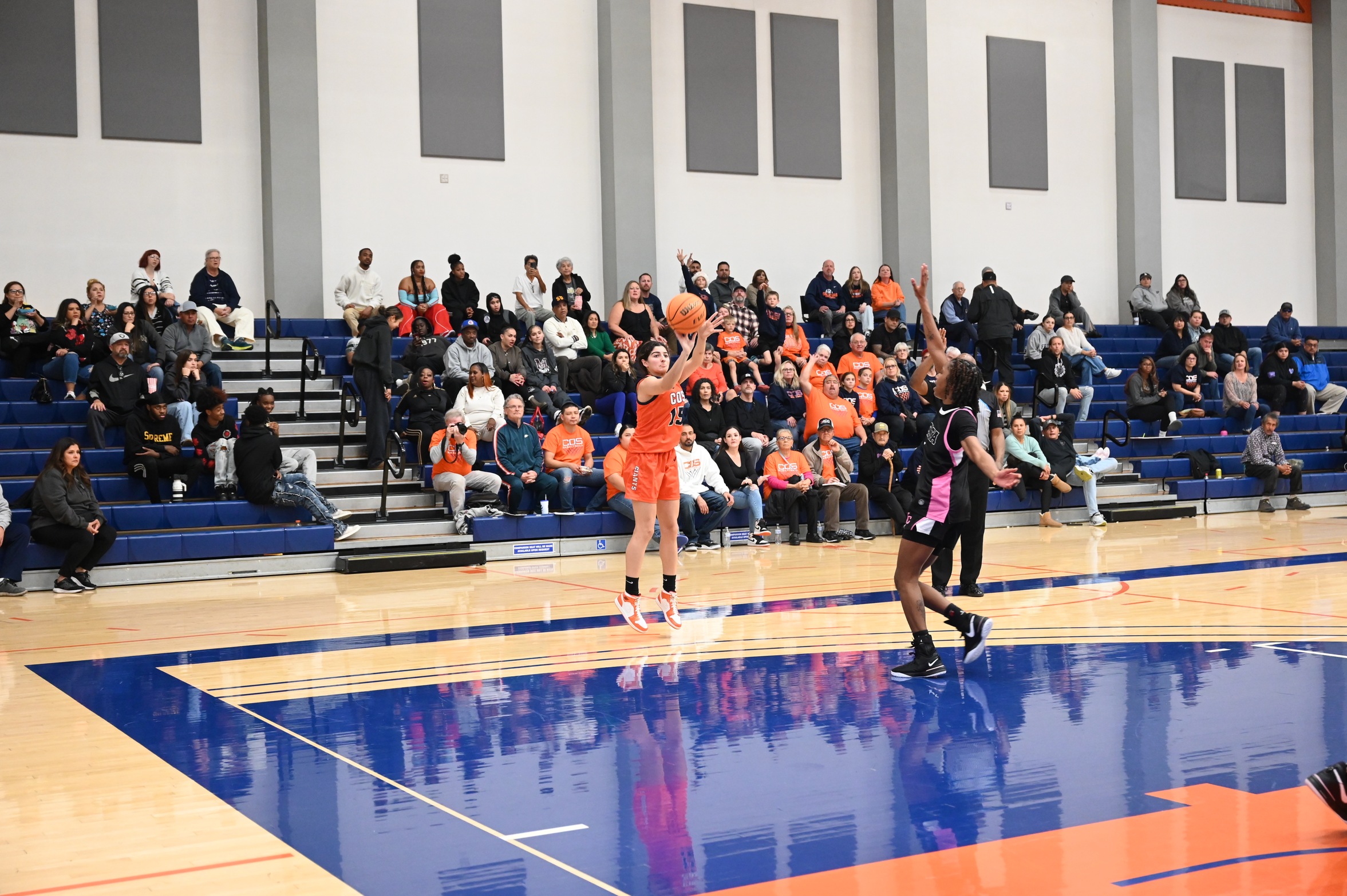 College of the Sequoias' Jocelyn Medina (15) in a Gilcrest Invitational semi-final game versus San Joaquin Delta on December 6, 2024. (Photo Credit: Norma Foster / COS Athletics)
