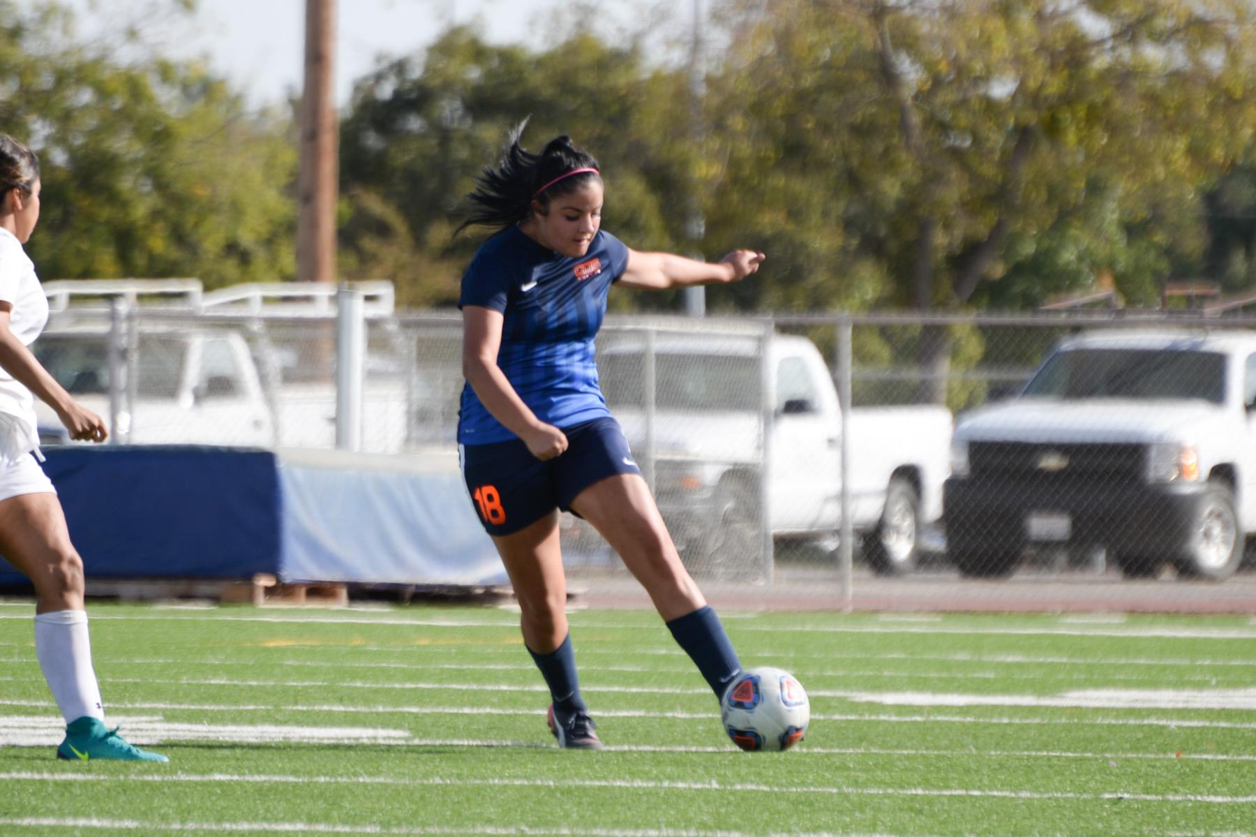 Women's Soccer drop a nail-biter