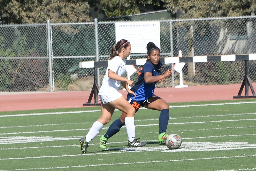 Giants fall to Clovis Crush
