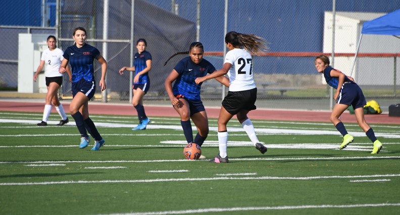 Giants set to host FCC in conference opener
