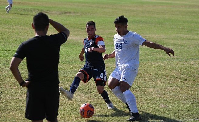 Giants point toward CVC play after loss at Compton
